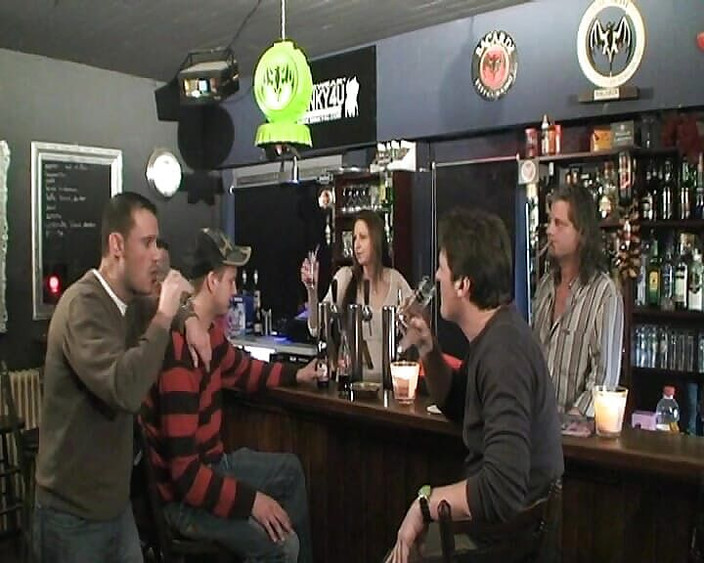 Alfacontent World: Cette blonde va avoir une baise spéciale