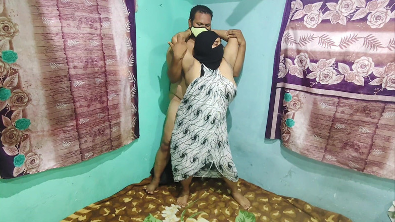 Gulaab: Sexy Muslim Bich Dancing