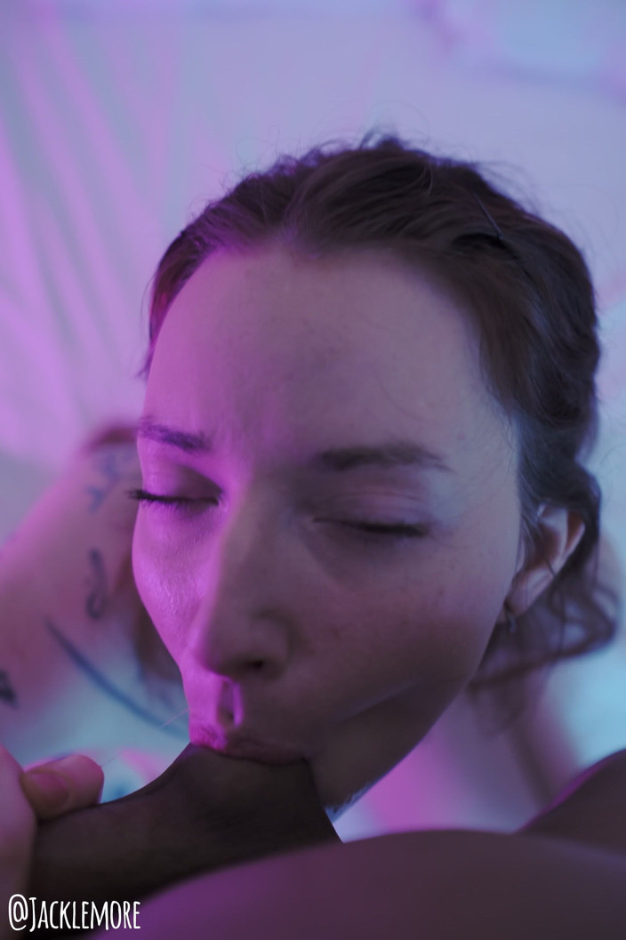 Jacklemore: Marianna Mars pov pik zuigen tijdens een fotoshoot