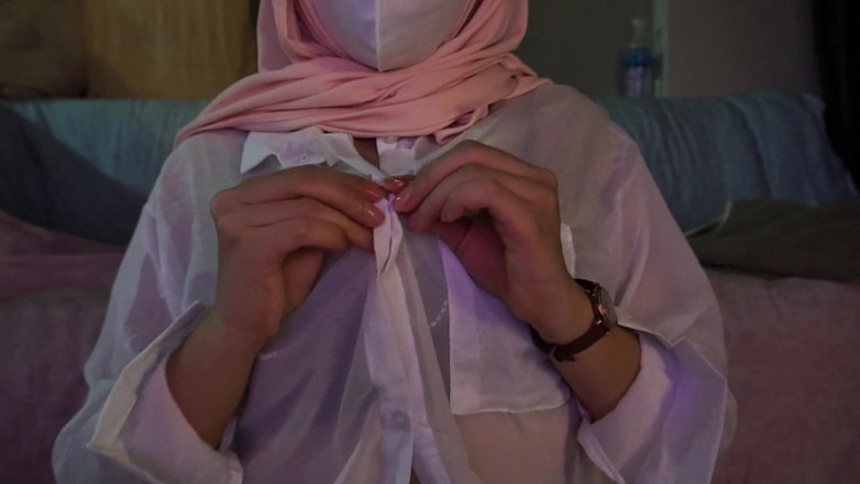 LittleMuslim: Uma fofa pequena hijabi fazendo pornô