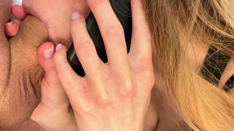 ArinaMills: Macocha rucha pasierba i rozmawia przez telefon z mężem - rosyjskim...