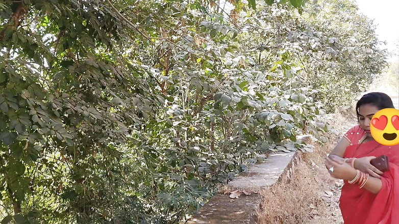 HotGirl21: Sexy desi švagrová z vesnice se koupala v lesní řece