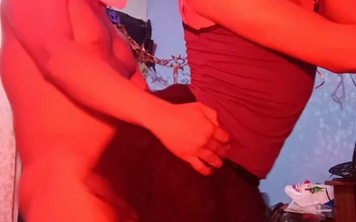 Femboy from Colombia: Boas peças em momento vermelho