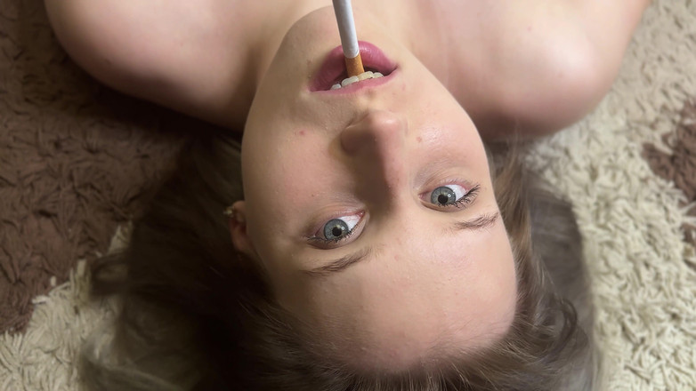 MertyXXX: Ein menschliches aschenbecher