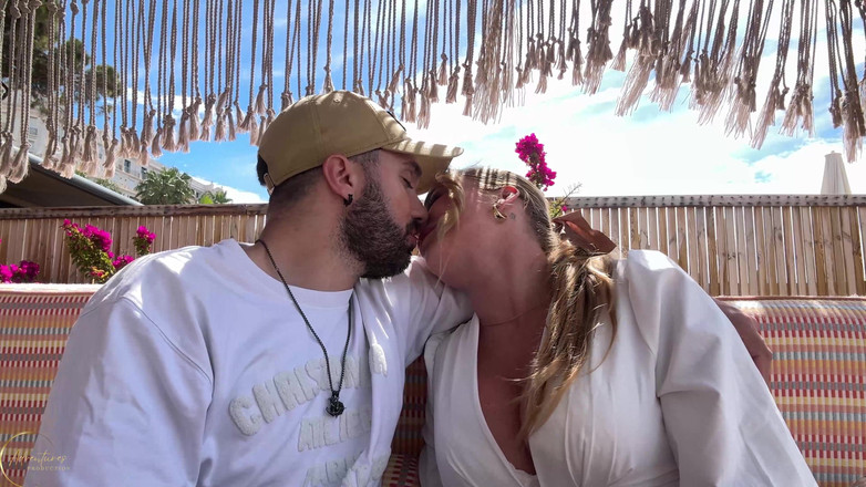 LeaPam: "Jdu šukat doma": nový pornoseriál s Gaelem Bragou a malým andílkem - část 1