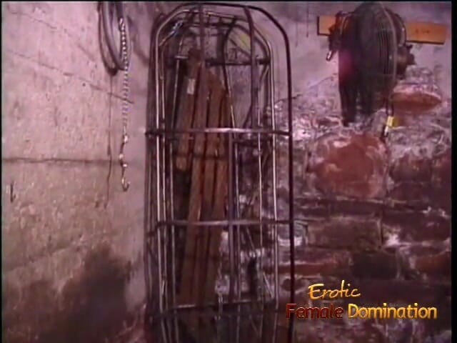 Erotic Female Domination: Sexy asijské dominy dělají z dvou hřebců Nejdivočejší fantazie