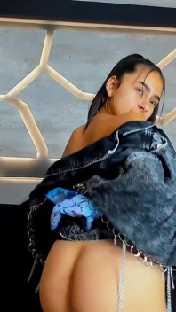 Show sexy avec ma veste chanceuse pour baiser avec toi