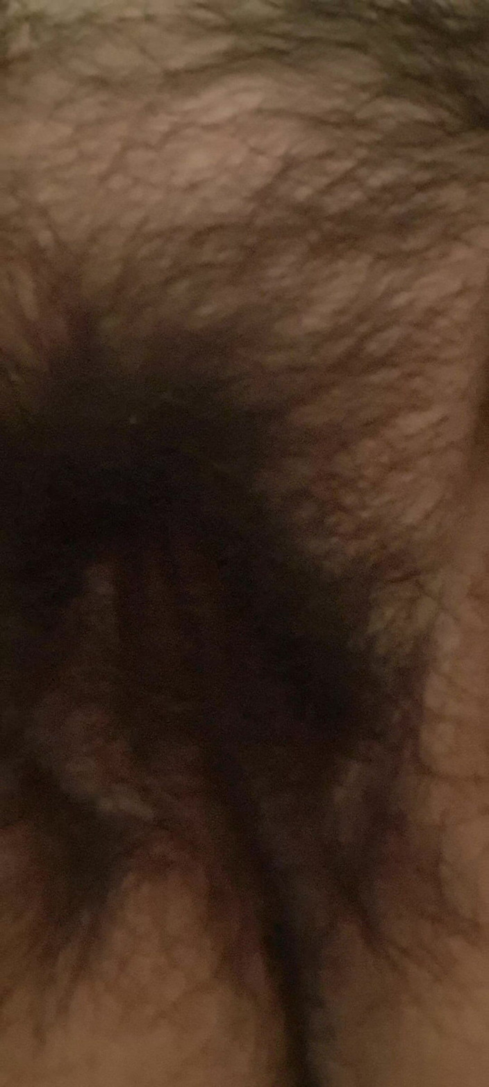 Mommy big hairy pussy: La chatte poilue d’une MILF mature