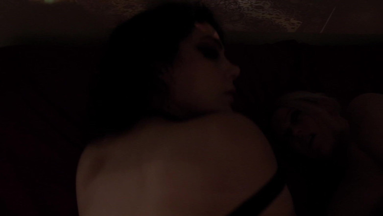 Valentina Nappi: Witcher'dan Yennefer ve Ciri tavernada bir yabancıyı emiyor ve sikiyor