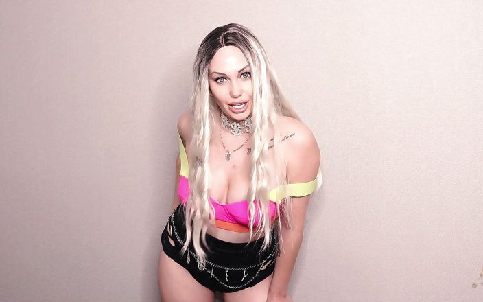 Goddess Misha Goldy: Beg me to fuck your wallet!