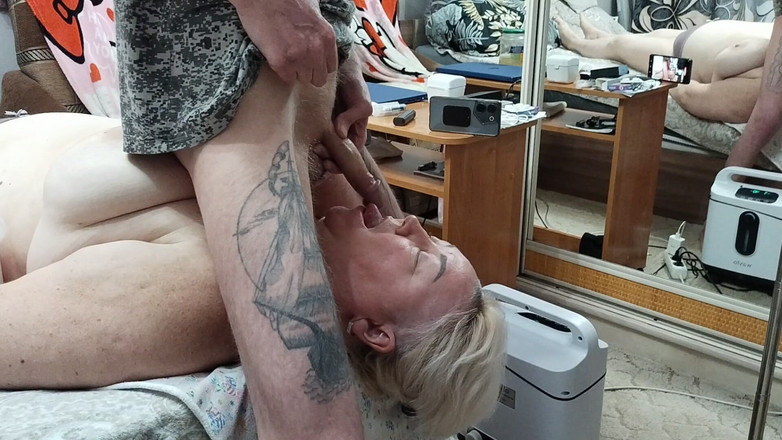 Zona901: 彼女に熱い精液を与えるためにチンコをしごいている