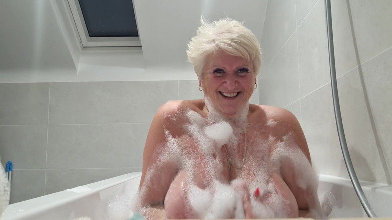 Uk Joolz: Bath time bubblez