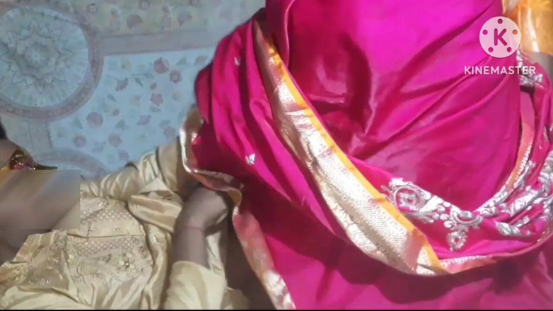 Uttar dinajpur: La moglie del marito indiano si gode il tempo