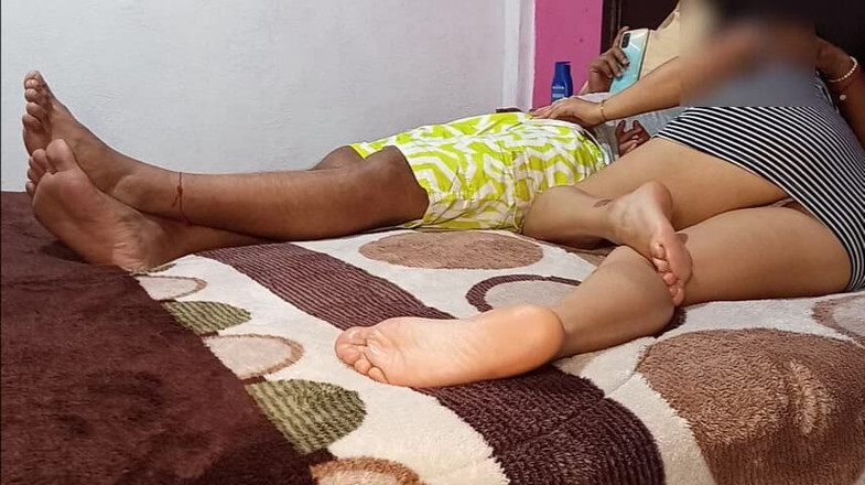 Katerine: Îmi seduc fratele vitreg când este singur în camera lui