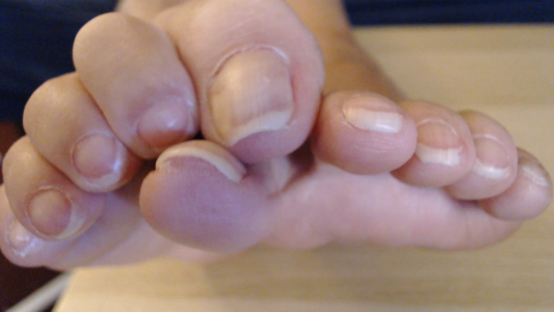 Abby Anna: 自然无光泽趾甲