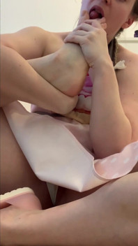 Homemade Sucking on Her Own Sexy Feet