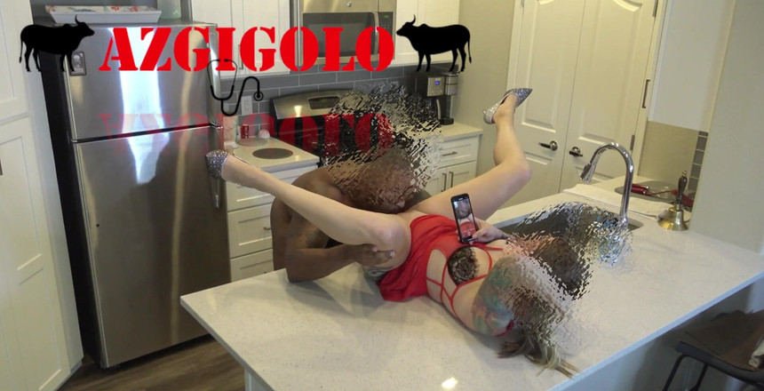 AZGIGOLO: thedesertvixen mi ha chiesto se volevo un assaggio dei suoi...