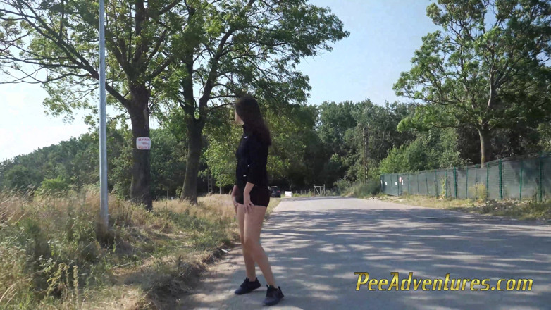 Pee Adventures: Pee accident trough my short shorts outdoor