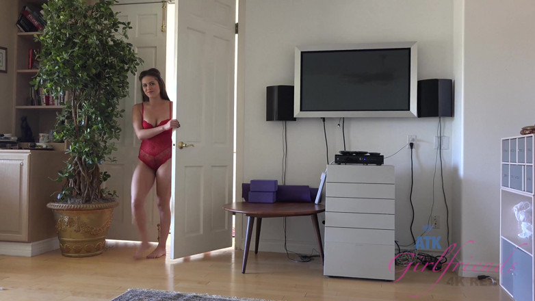 ATK Fans (Girlfriends): Virtuele aftrekbeurt / pijpbeurt / voetenbeurt met Jaye Summers en Blair Summers