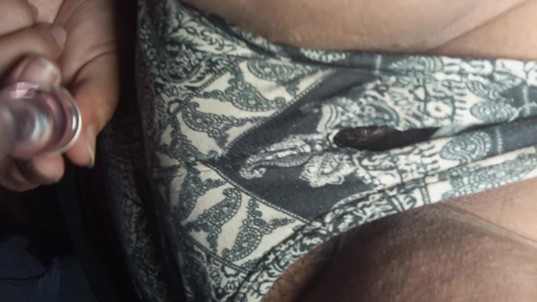 Raizelx117: Sounds of Wet Pussy and Ripped Shorts