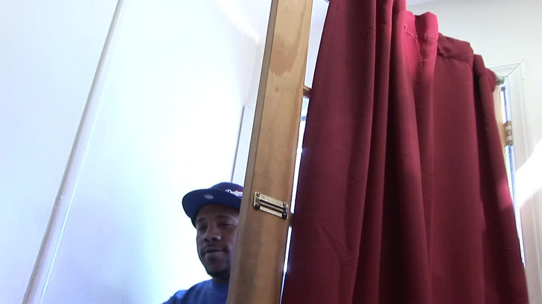 French X: Cewek kulit hitam ini dientot habis-habisan sama kontol besar pria...