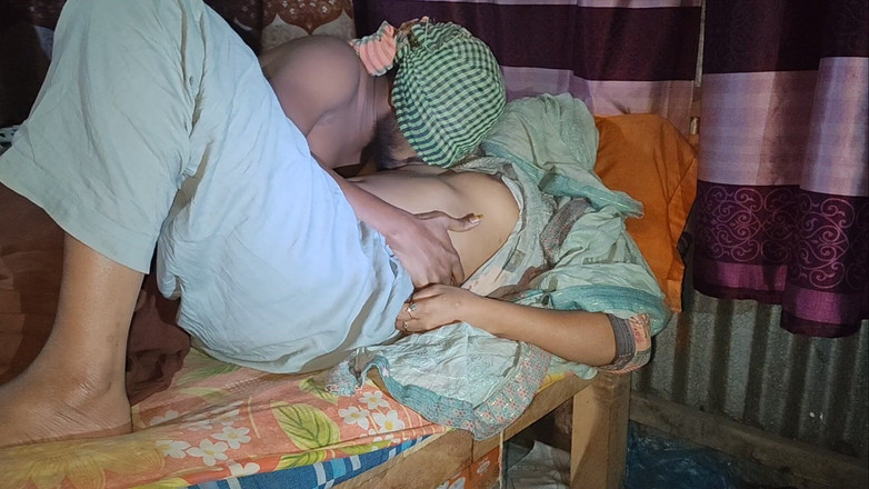 Rozi: 迷失在对方和我浪漫的女友的接触中