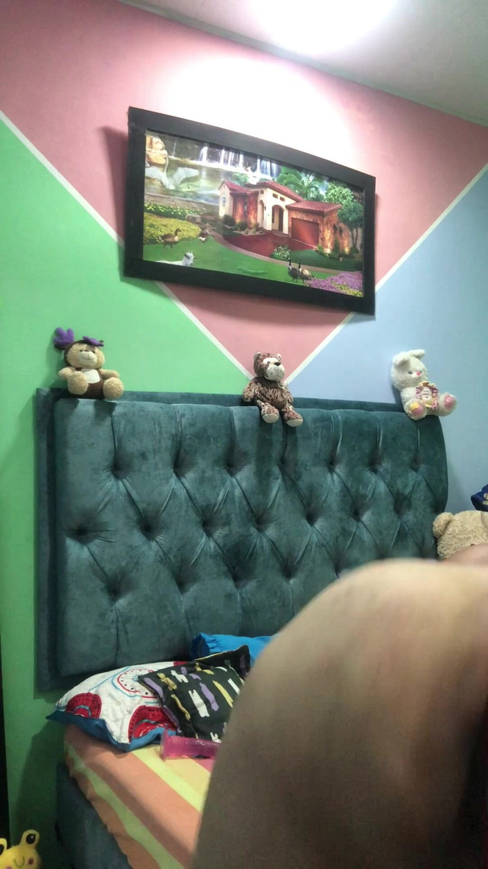 Lexly_16: Medellin'den çok sürtük latin mastürbasyon yapıyor ve üvey babasına video gönderiyor