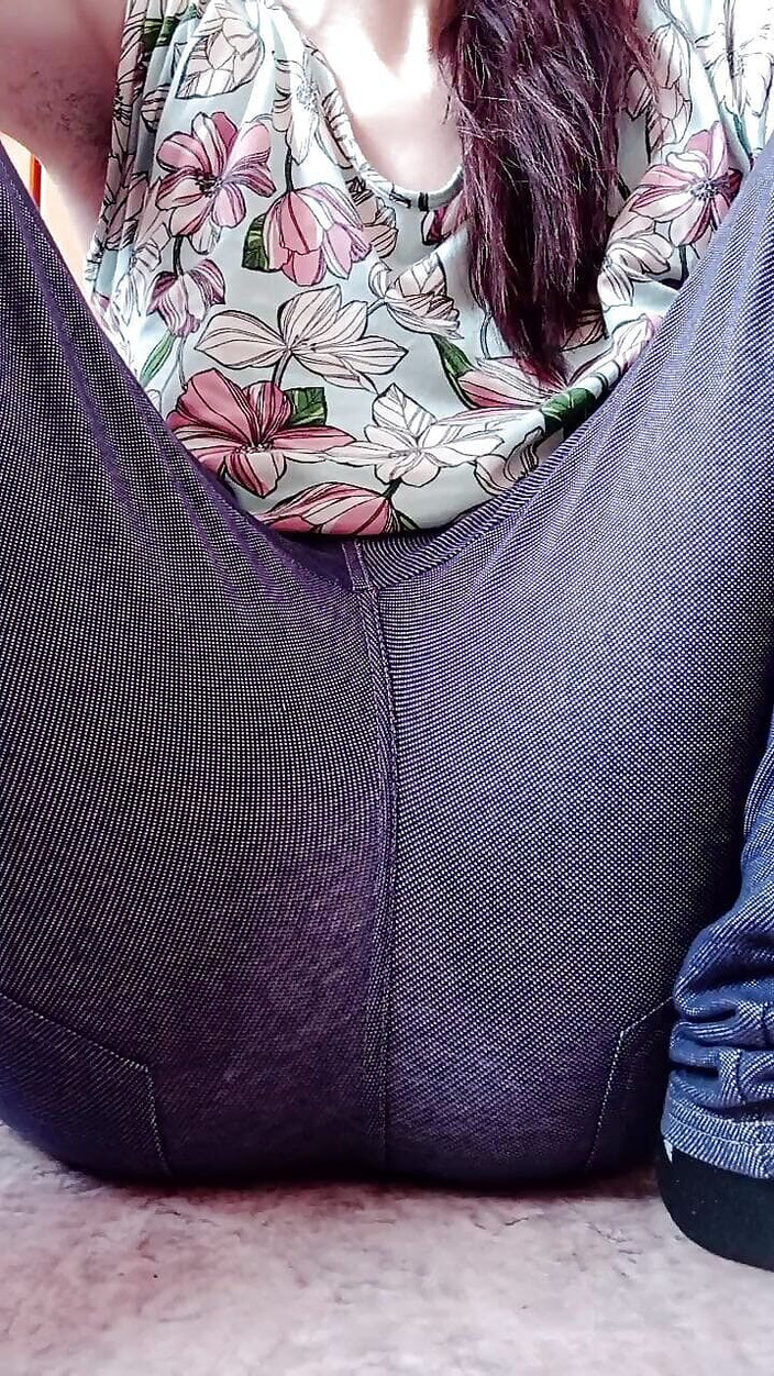 BW_Dolphin: 털이 무성한 보지의 밀프 자위