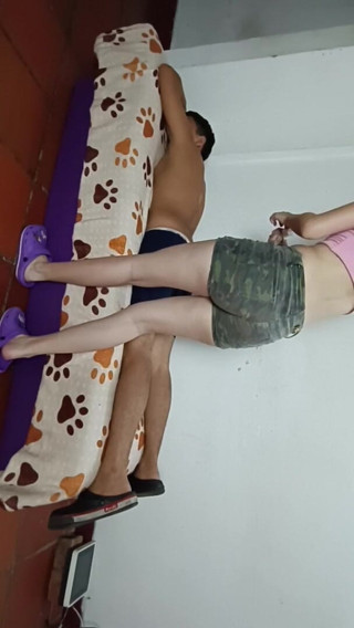 LorensSex: Ich bitte meine junge stiefschwester, mir eine massage zu geben,...