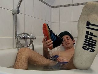 Gay Kink Couple: Sneaker fun in bathtub