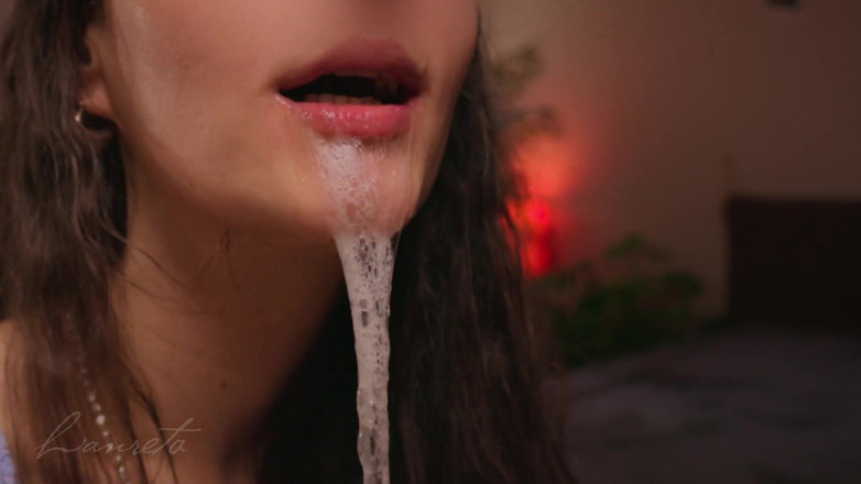 Lanreta: Prim-plan muie neglijentă - futai în gură cu spermă în gură închisă