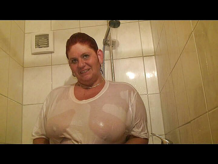 Anna Devot: Annadevot - t-shirt mouillé