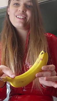 I crush bananas like your dick