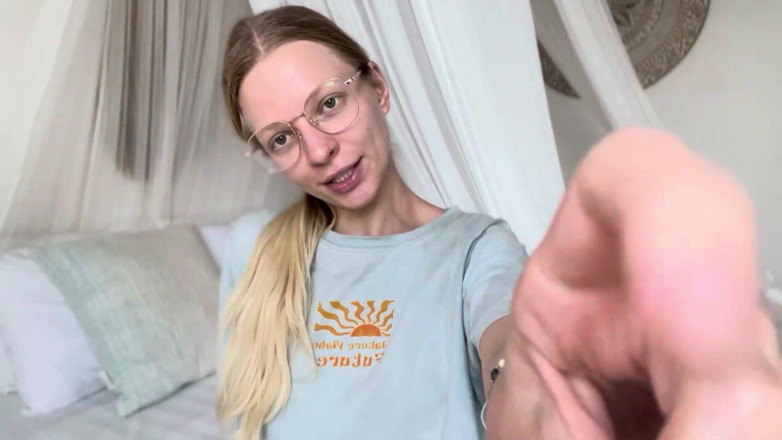 Goddess_Bella_Rae: Macecha tě nazývá hodný kluk - Asmr