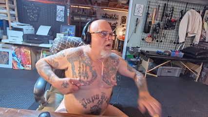 City hog: ローバーはニップコックを汲み上げています