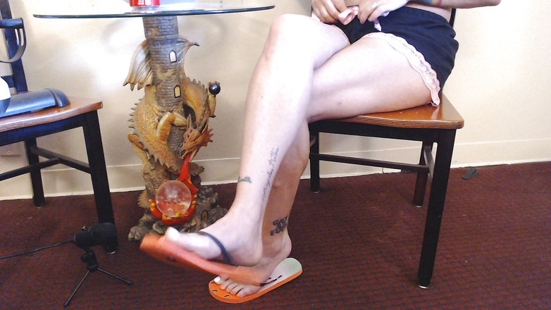 Abby Anna: ASMR flip-flop, klatschen überkreuzte beine