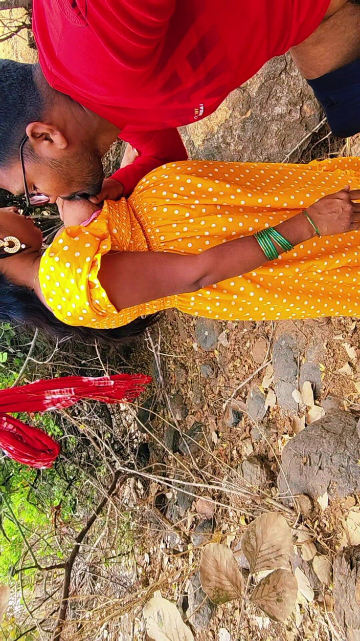 Premi pooja: Bosque al aire libre indio