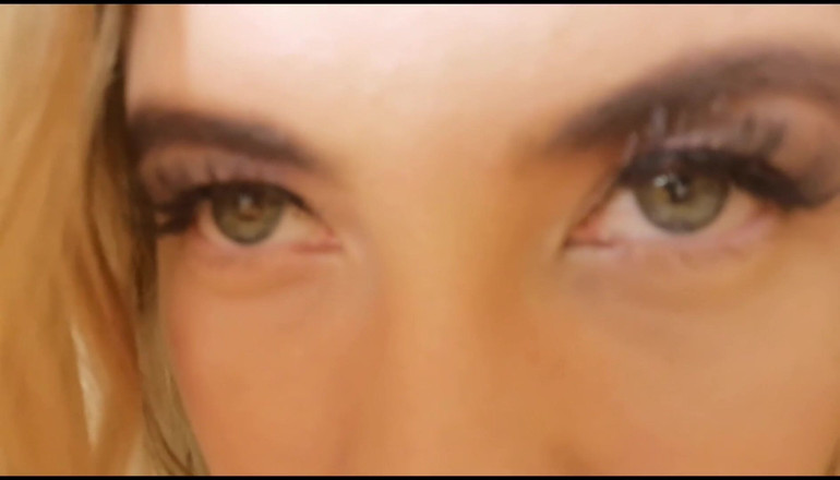 Erotic Tanya: Eye worship JOI