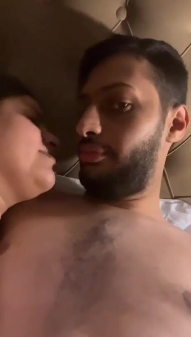 Sapnashah007: Desi baculatá dívka s přítelem