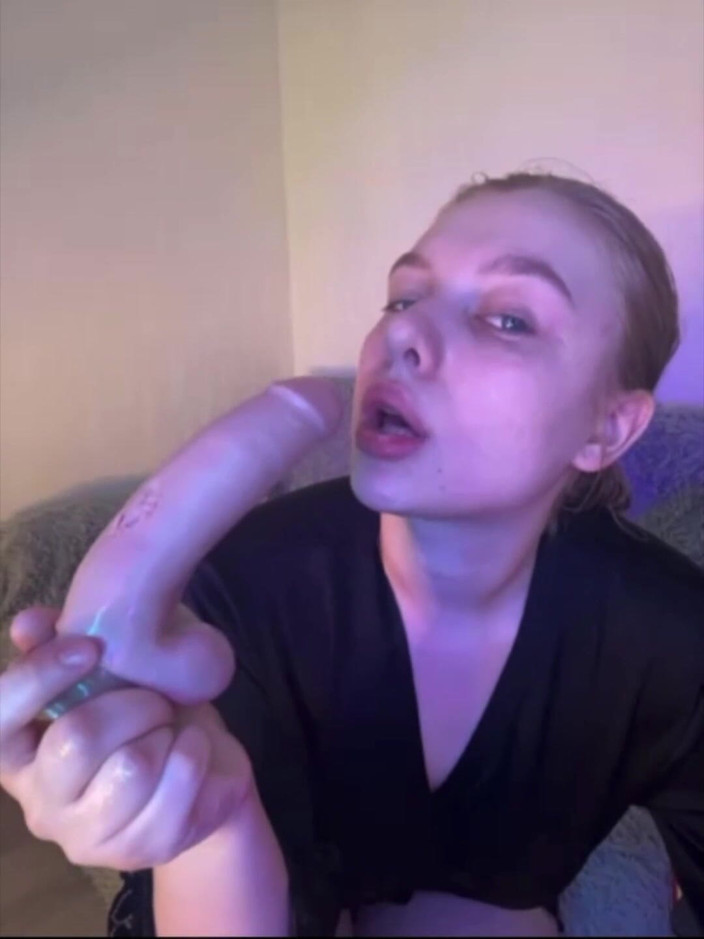 JuiceLussie: Sexy Oil Show and Blowjob Huge Dildo