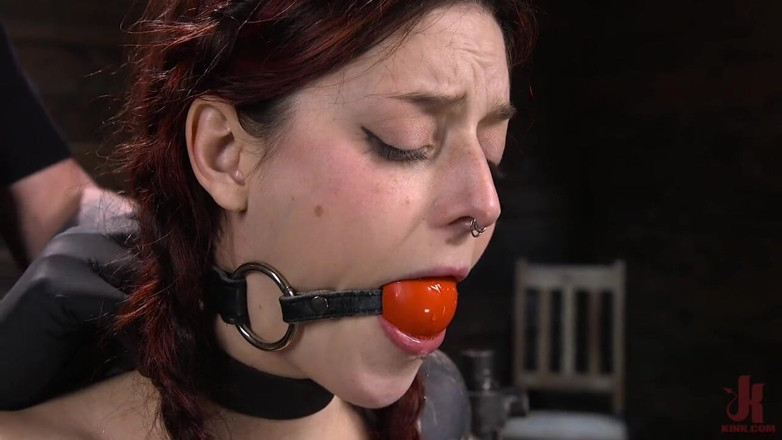 Kink: 摄像头伤害：第一次折磨一个坏蛋