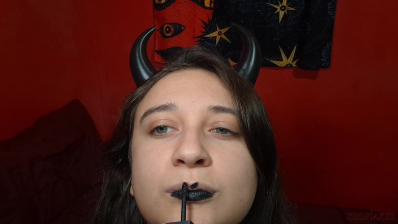 Sofia Nightshade: 흑인 립스틱 메이크업