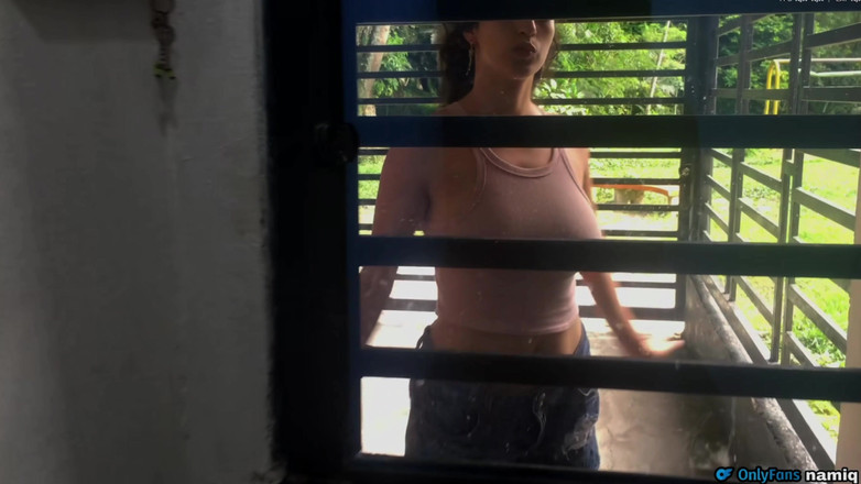 NamiQseiiin: Le voisin vient m’aider à réparer mon PC