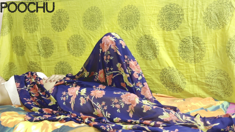 Poochu: Sexy desi šéfka ošukaná zaměstnancem