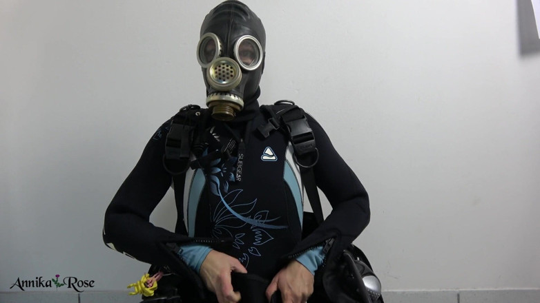 Annika Rose: What do I wear under my neoprene?