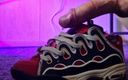 Sneakersmax98: Brincando com Sneakers Osiris e Cum Inside