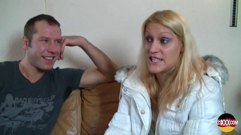 German amateur - 100% German hardcore videos: Tante seksi jerman yang super sange lagi asik bersenang-senang sama...