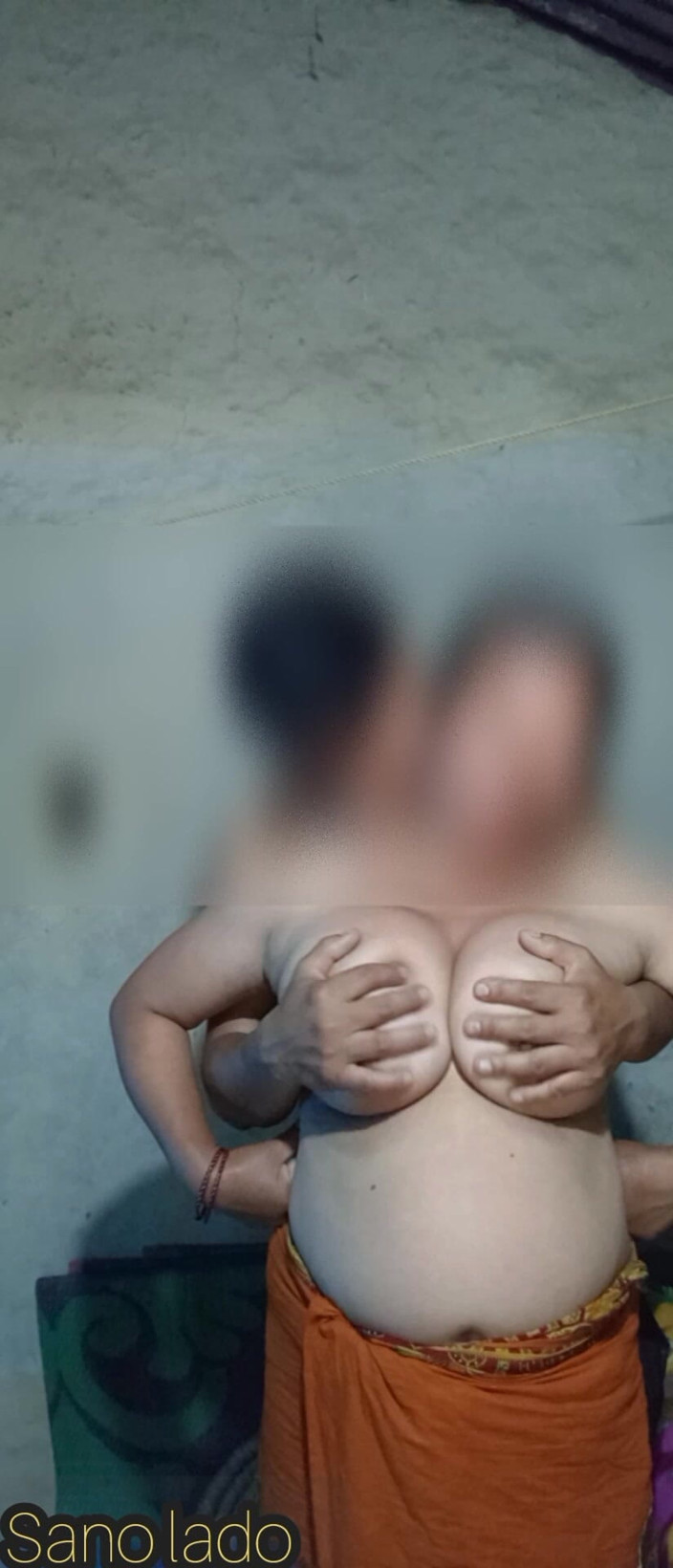 Sano lado: Mama vitregă fierbinte și sexy țâțe se joacă cu sfârcurile