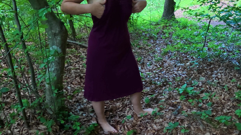 Hothousewifexoxo: Real MILF Orgasm in the Woods