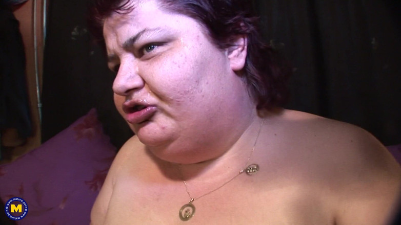 Mature NL: Fat Mature Slut Eating on a Hard Cock